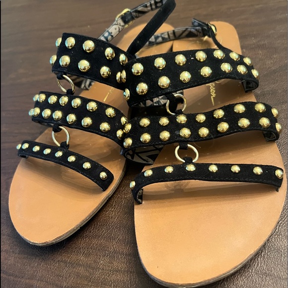 Jessica Simpson Shoes - Jessica Simpson Black Strappy Sandals Size 8